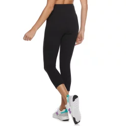 Women's Tek Gear® Essential High-Waisted Capri Leggings -Casual Wear Hub 5296030 ALT